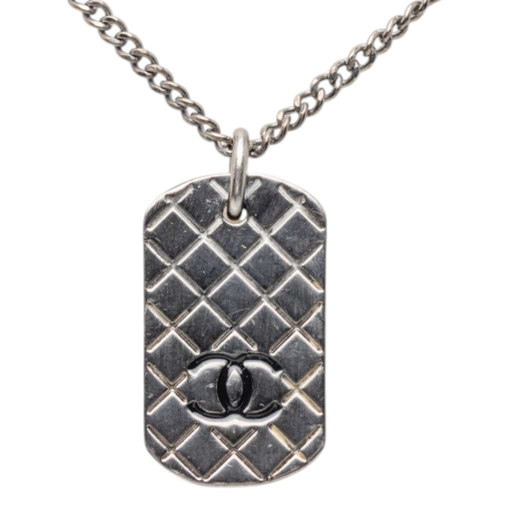 Chanel CC Silver Plated Quilted Dog Tag Pendant Necklace Silver Metal Very good condition - Inside View