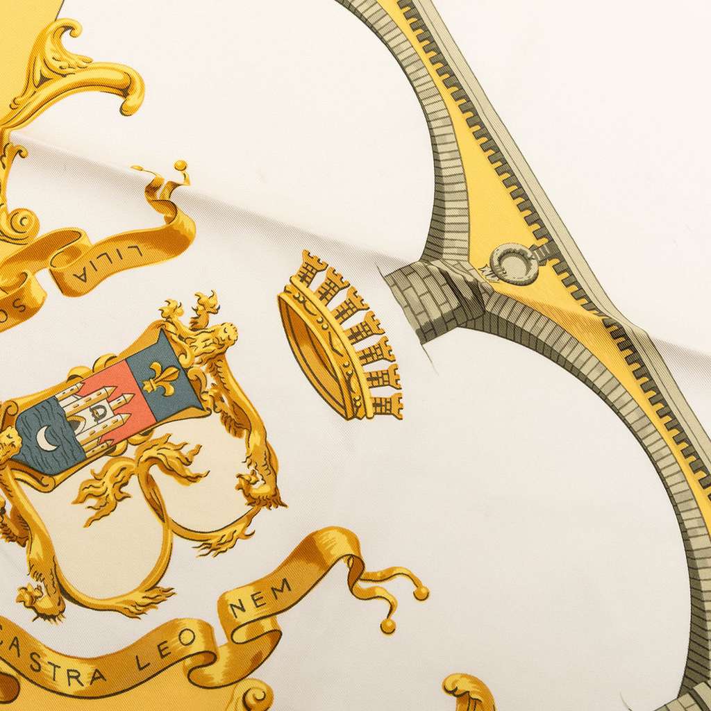 Hermès Bordeaux Porte Oceane Silk Scarf 90 White Silk Very good condition - Inside View