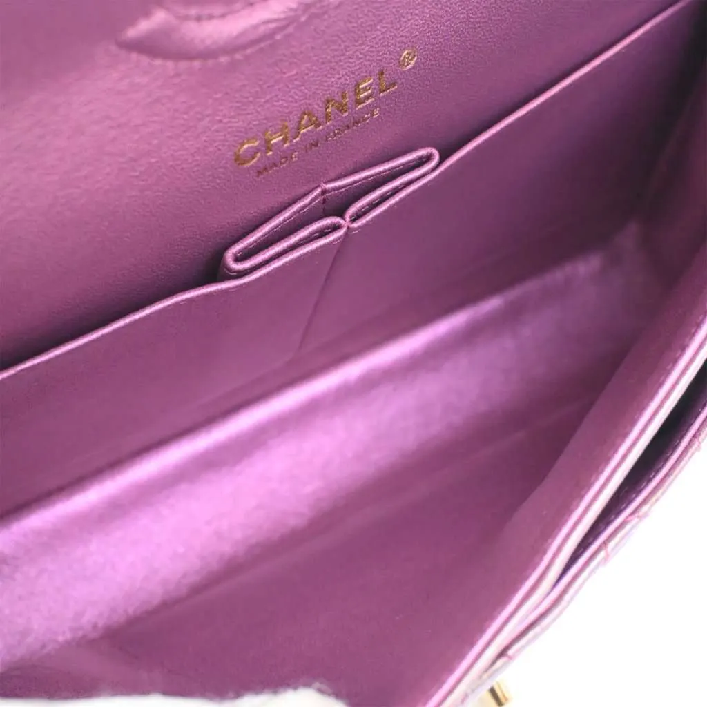 Chanel Medium Classic Iridescent Lambskin Double Flap Purple Leather Very good - Model View
