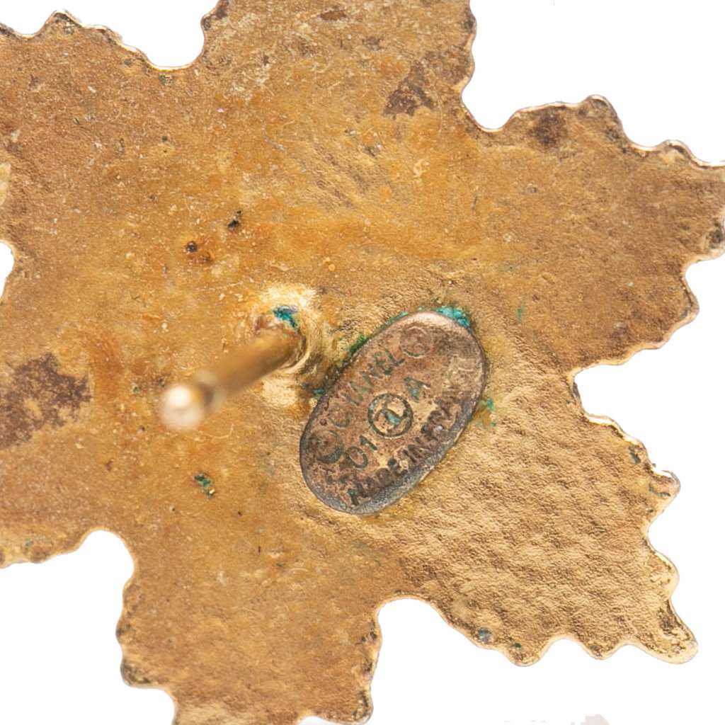 Chanel CC Gold Plated and Enamel Snowflake Push Back Earrings Gold Metal Very good condition - Inside View