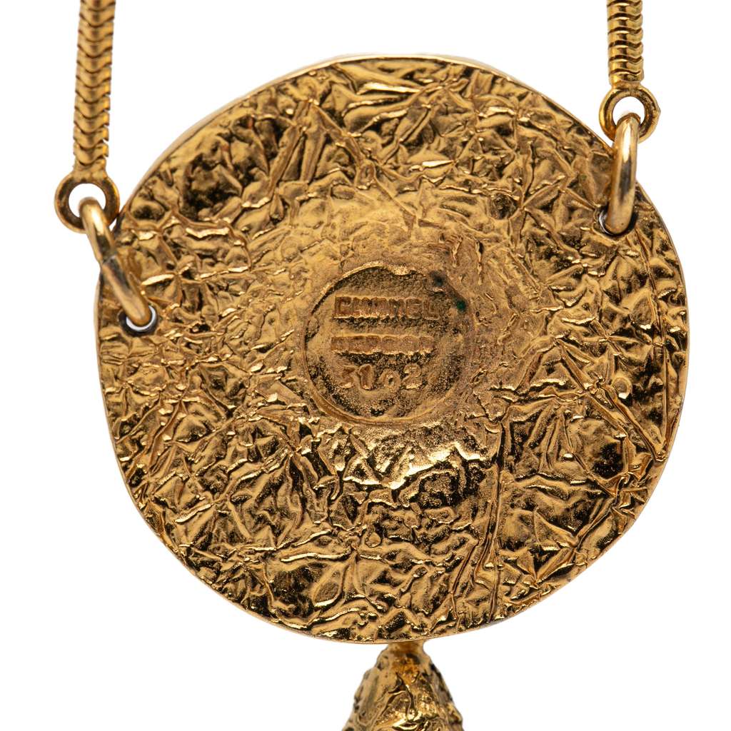 Chanel Gold Plated Lion Motif Medallion Pendant Necklace Gold Metal Very good condition - Inside View