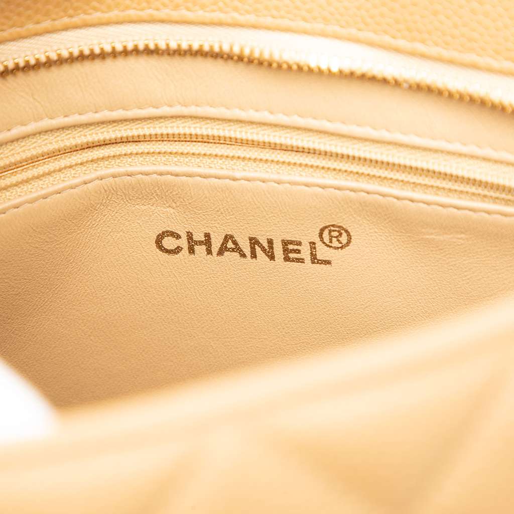 Chanel Caviar Medallion Tote Beige Leather Very good condition - Box View