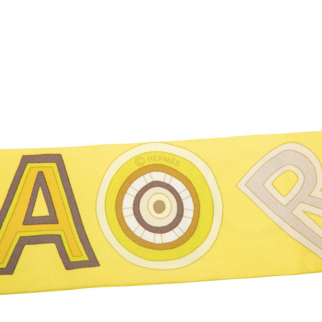 Hermès Tohu Bohu Silk Twilly Scarf Yellow Silk Very good condition - Model View