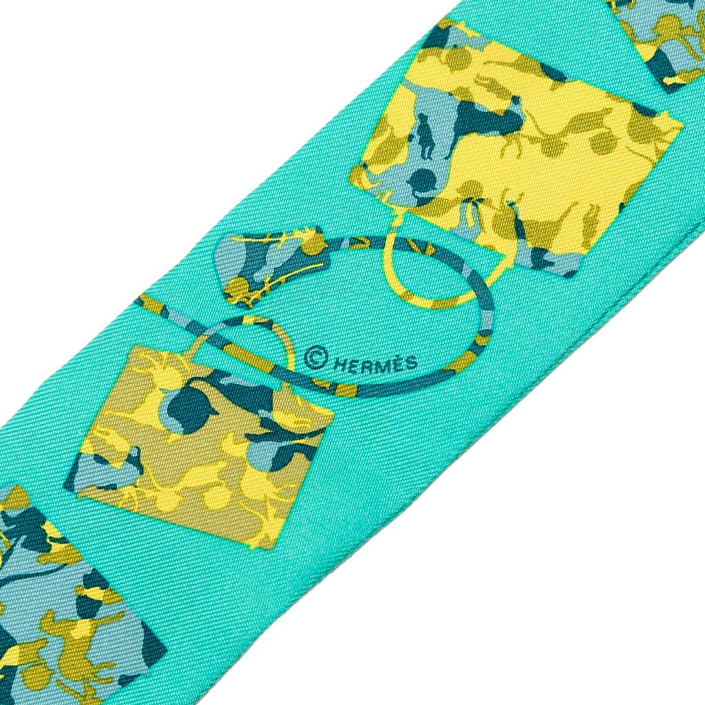 Hermès Kelly En Caleche Silk Twilly Scarf Blue Silk Never worn - Model View