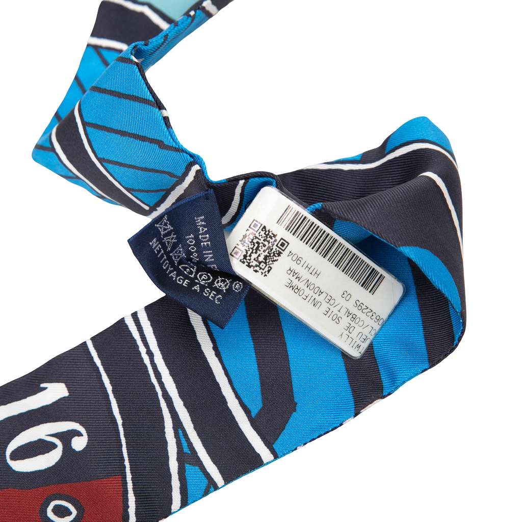 Hermès Jeu de Soie Uniforme Twilly Silk Scarf Blue Silk Never worn - Box View