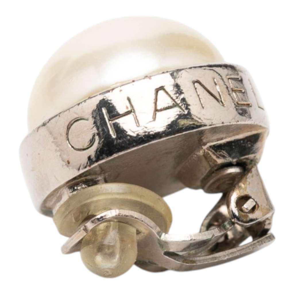Chanel Gold Plated Faux Pearl Round Clip On Earrings White Metal Very good condition - Inside View