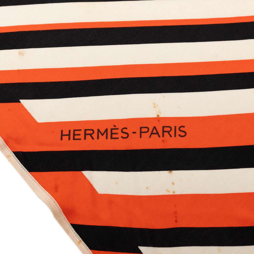 Hermès Triangular H Au Galop Silk Scarf Orange Silk Very good condition - Box View