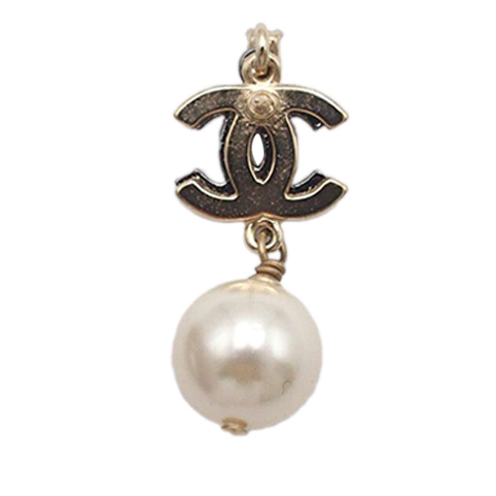 Chanel CC Gold Plated Strass Faux Pearl Drop Push Back Earrings Gold Metal Very good condition - Model View