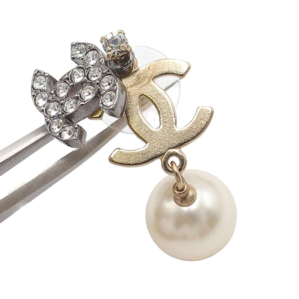 Chanel CC Gold Plated Strass Faux Pearl Drop Push Back Earrings Gold Metal Very good condition - Box View
