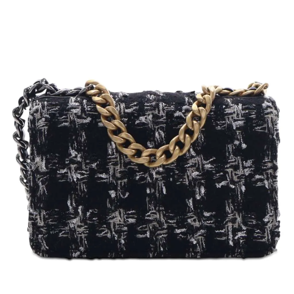 Chanel Tweed 19 Wallet On Chain Black Tweed Very good - Model View