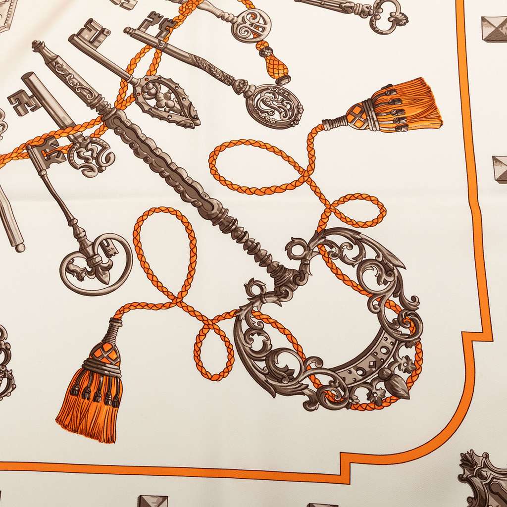 Hermès Les Cles Silk Scarf 90 White Silk Very good condition - Inside View