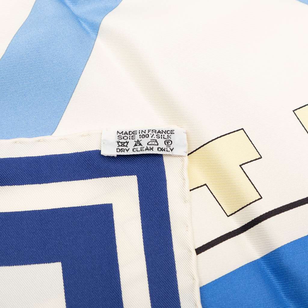 Hermès Puzzle II Silk Scarf 90 White Silk Very good condition - Back View