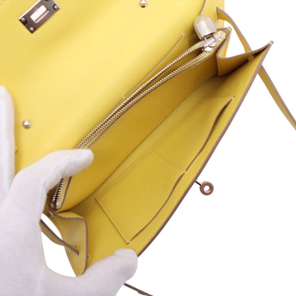 Hermès Evercolor Kelly To Go Wallet Yellow Leather Very good condition - Inside View