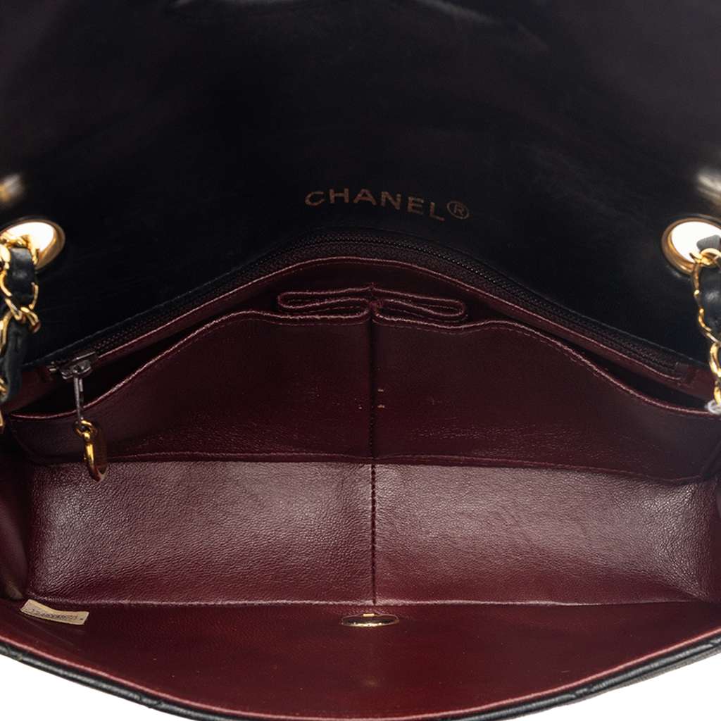 Chanel Small CC Turnlock Full Single Flap Black Leather Very good condition - Model View