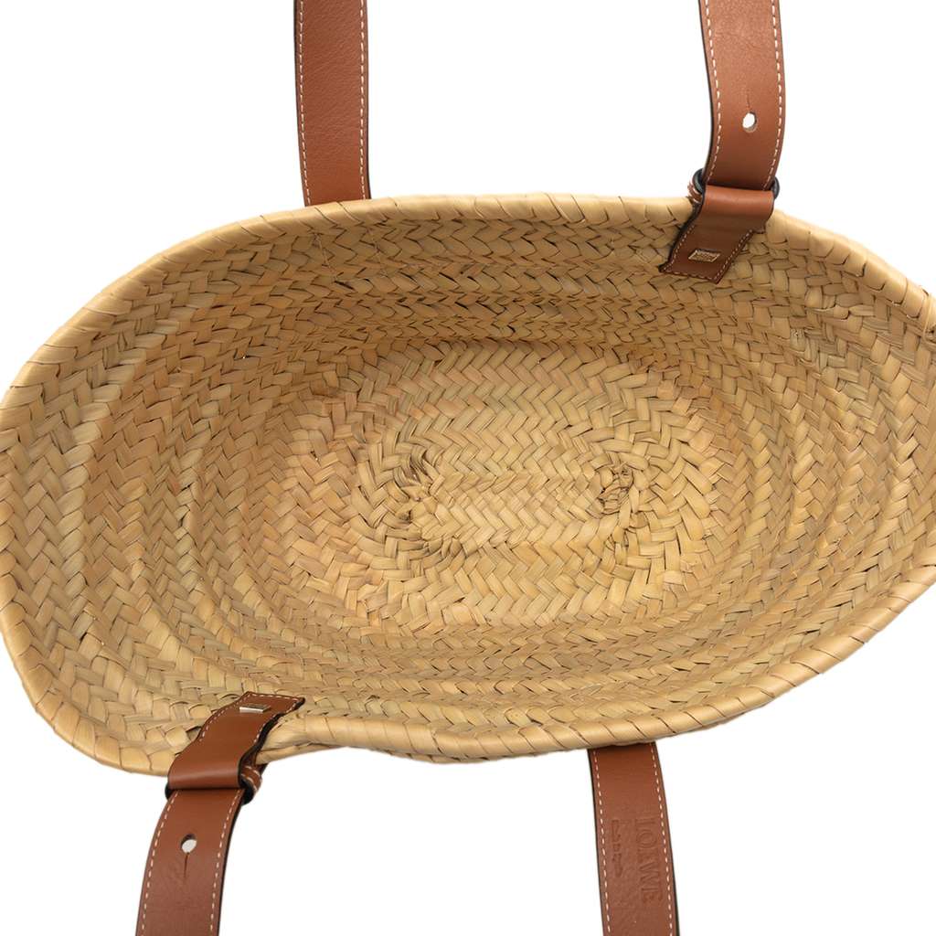 Loewe Small Raffia Anagram Basket Tote Beige Very good condition - Model View