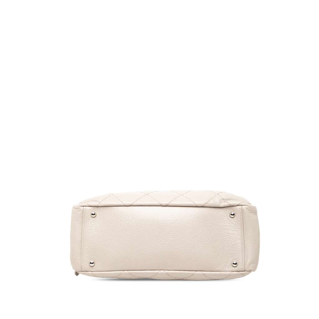 Chanel Glazed Calfskin On the Road Tote White Leather Very good condition - Inside View