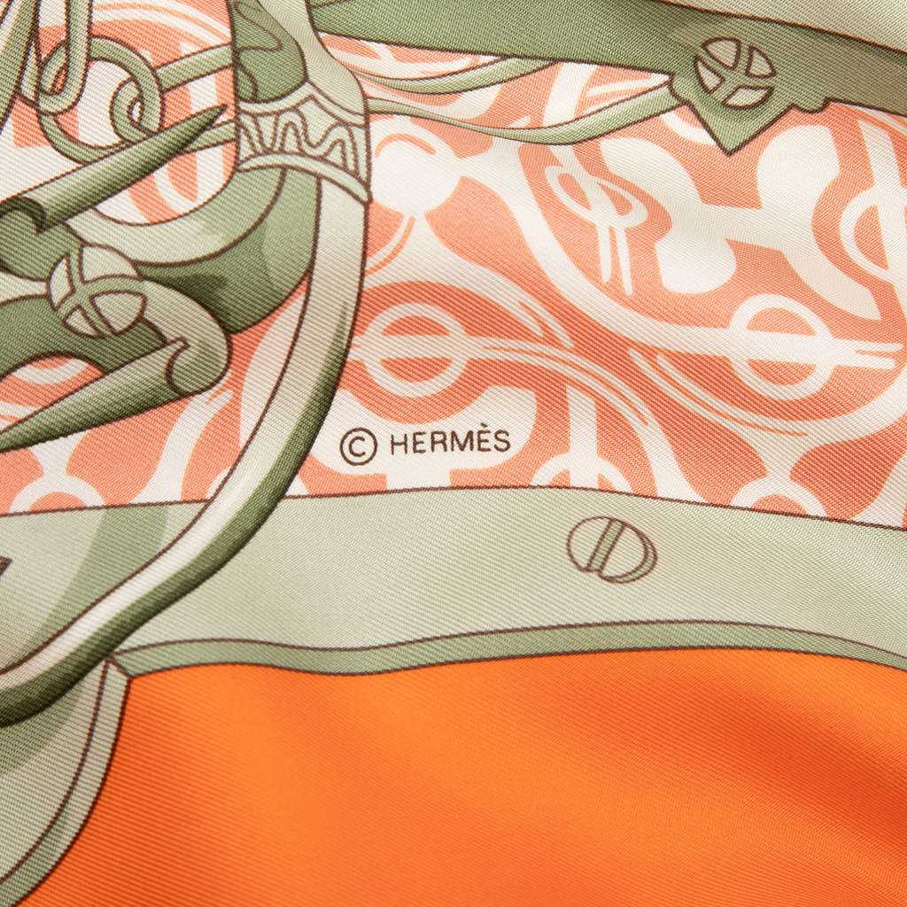 Hermès Mors et Gourmettes Silk Shawl Orange Silk Very good condition - Model View