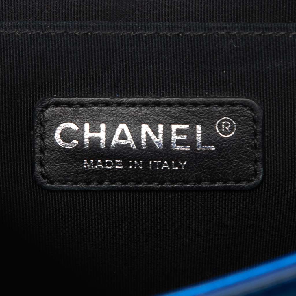 Chanel Old Medium Quilted Metallic Patent Boy Flap Blue Leather Very good condition - Box View