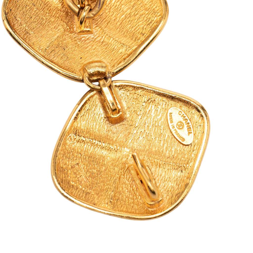 Chanel Gold Plated Quilt Charm Chain Belt Gold Metal Very good condition - Model View