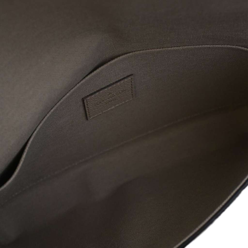 Louis Vuitton Monogram Empreinte Pochette Felicie Brown Leather Never worn - Model View