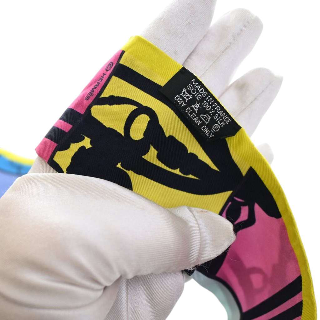 Hermès Soie En Desordre Silk Twilly Scarf Yellow Silk Very good condition - Inside View