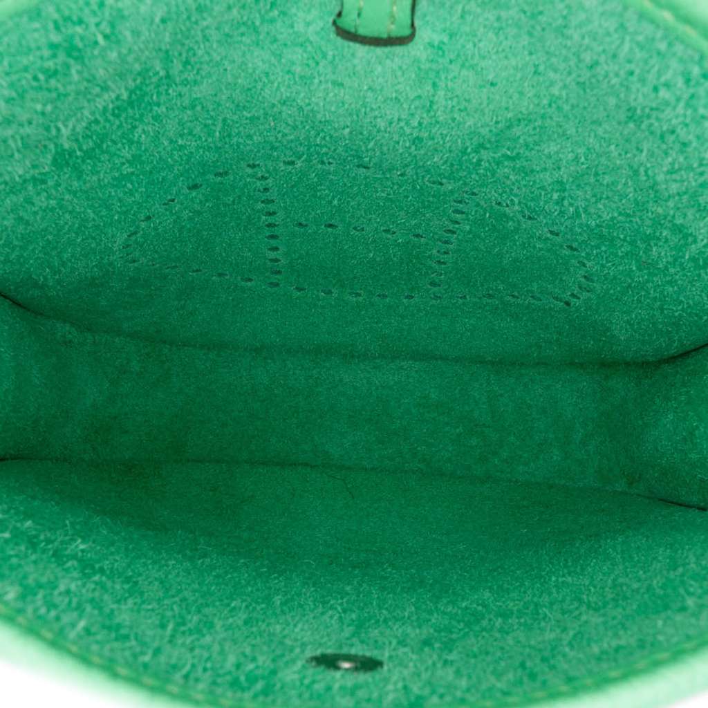 Hermès Clemence Evelyne TPM Green Leather Very good condition - Model View