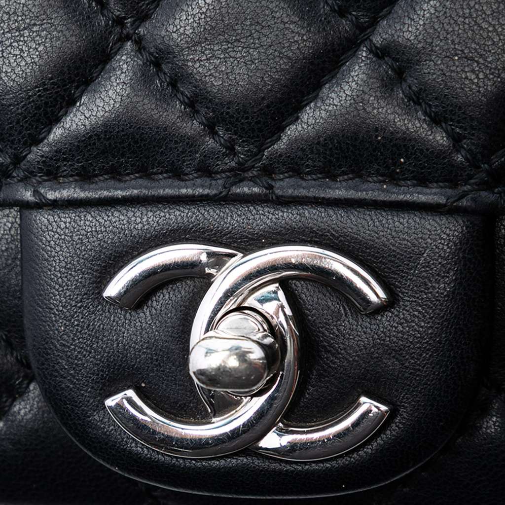 Chanel CC Quilted Lambskin East West Wallet on Chain Black Leather Very good condition - Box View