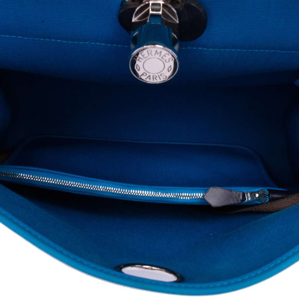 Hermès Toile Herbag Zip 31 Blue Canvas Very good condition - Model View