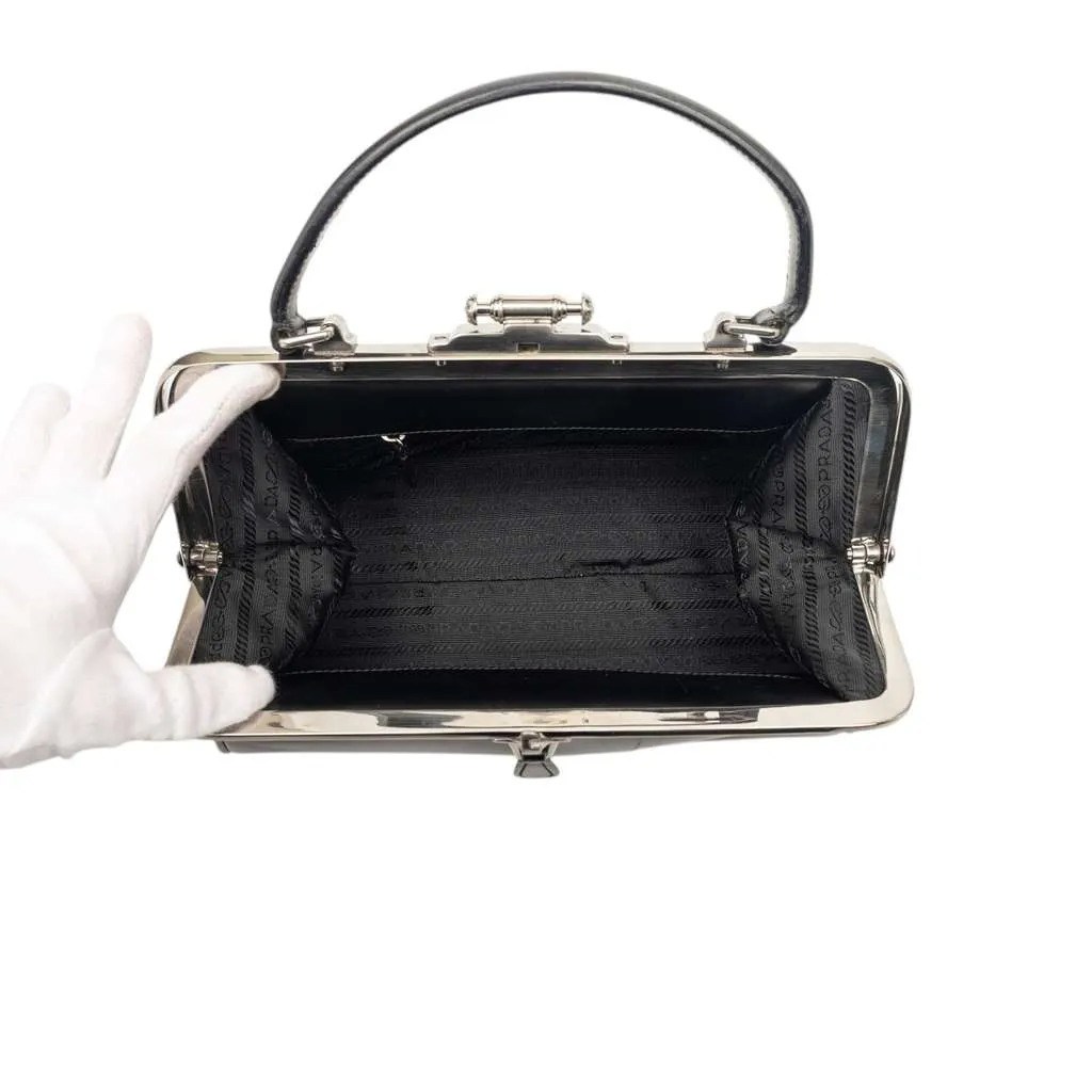Prada Vitello Cernier Doctors Frame Bag Black Leather Very good - Model View