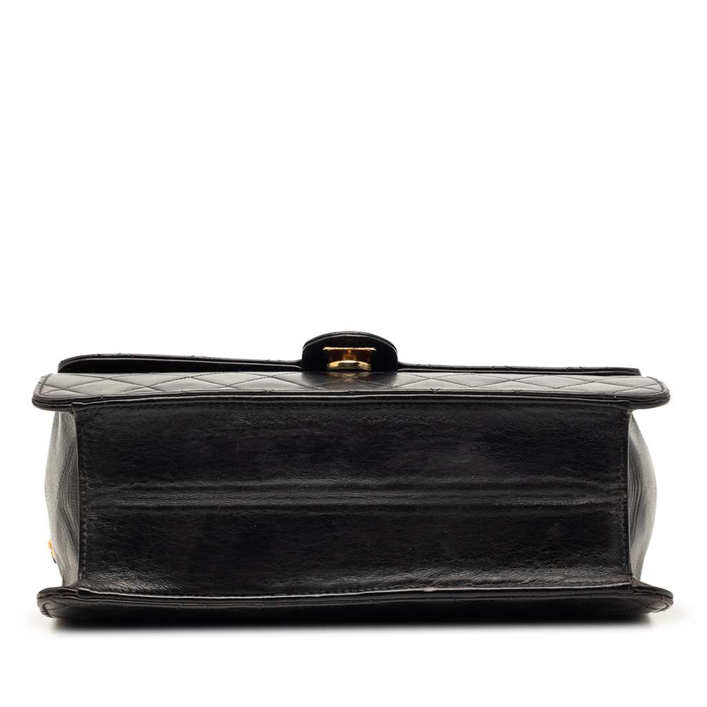 Chanel Medium CC Quilted Lambskin Single Flap Black Leather Very good condition - Inside View