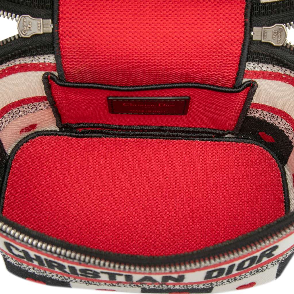 Dior DiorAmour Small Canvas Embroidered D Royaume d Amour Diortravel Vanity Case White Canvas Very good condition - Model View