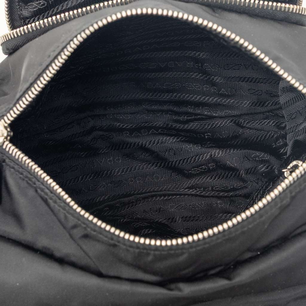 Prada Saffiano Trimmed Tessuto Shoulder Bag Black Very good condition - Model View