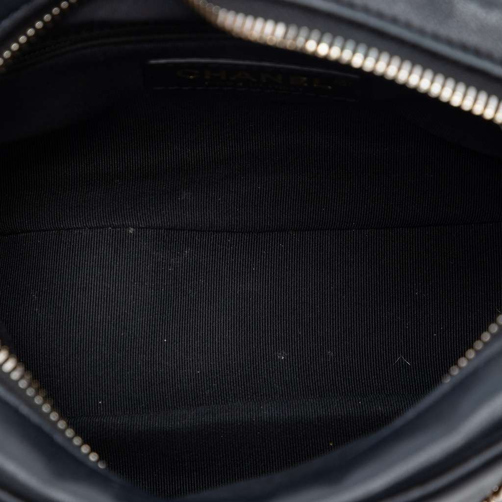 Chanel CC Lambskin Chain Embellished Camera Bag Black Leather Very good condition - Model View