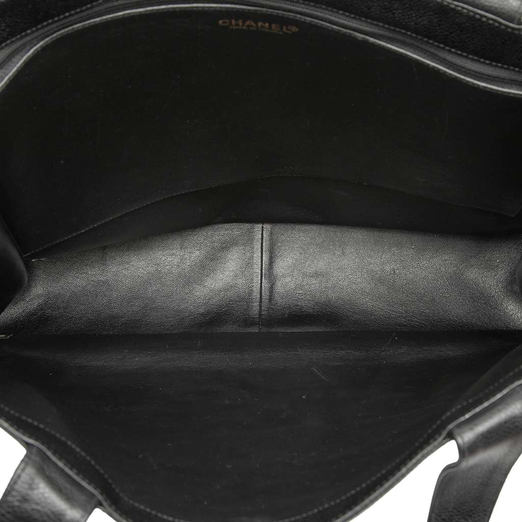 Chanel CC Caviar Tote Black Leather Very good condition - Model View