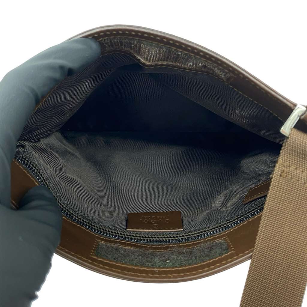 Gucci GG Canvas Crossbody Beige Canvas Very good condition - Inside View