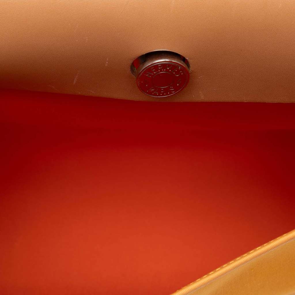 Hermès Toile Herbag Zip 31 Orange Canvas Never worn - Model View