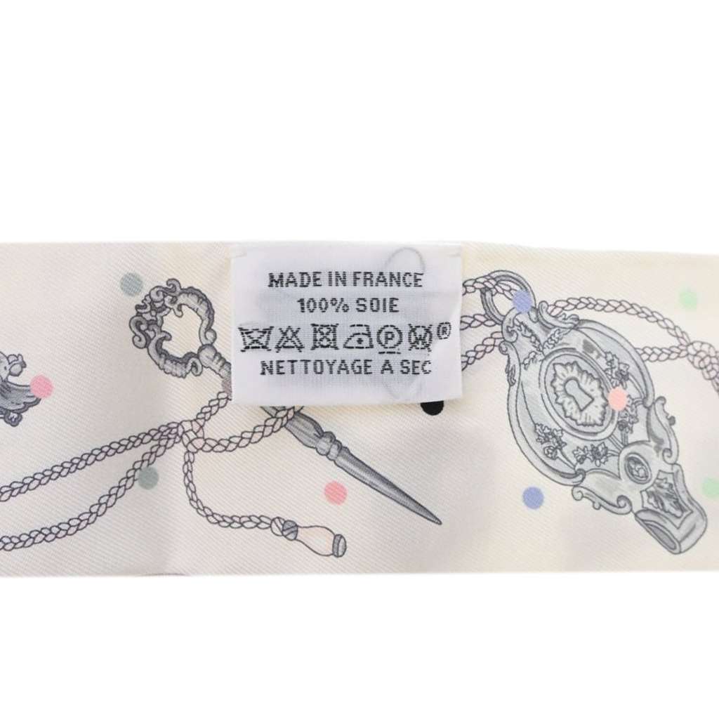 Hermès Les Cles a Pois Silk Twilly Scarf White Silk Never worn - Inside View