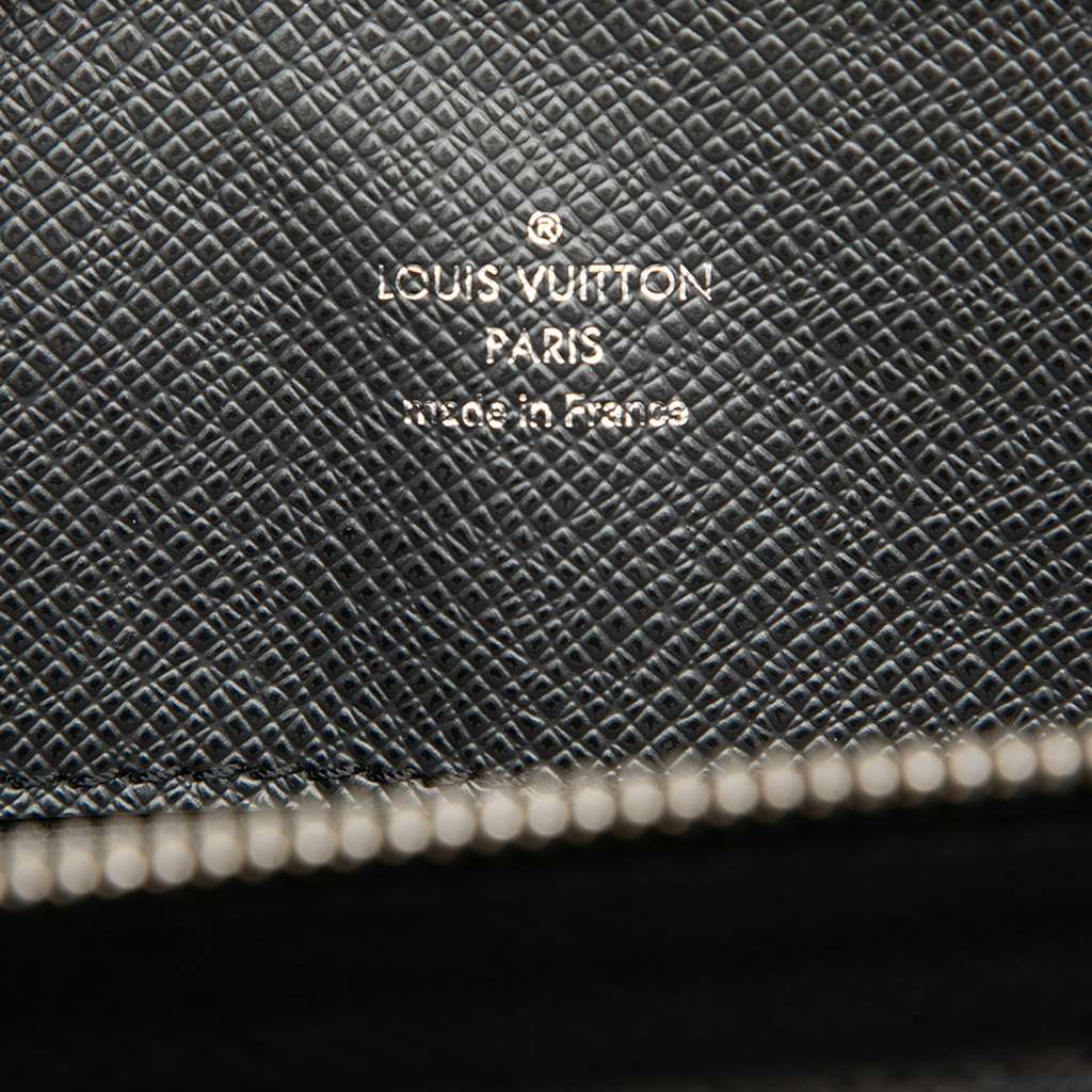 Louis Vuitton Taiga Lozan Black Leather Never worn - Box View
