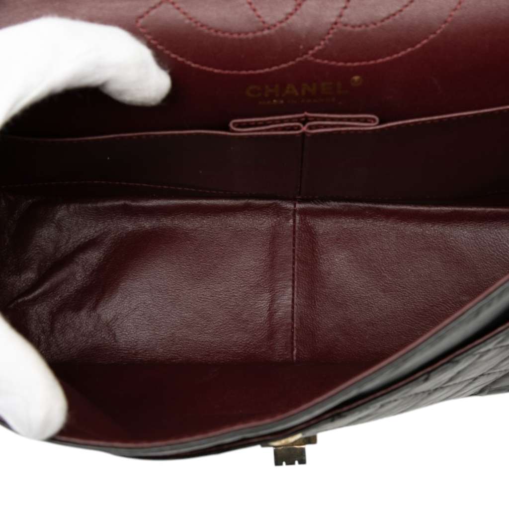 Chanel Quilted Aged Calfskin Reissue 2.55 Double Flap 226 Black Leather Very good condition - Model View