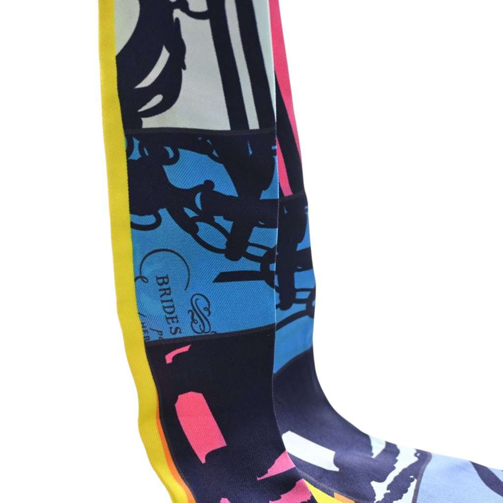 Hermès Soie En Desordre Silk Twilly Yellow Silk Never worn - Box View