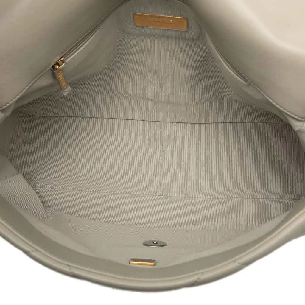 Chanel Maxi Lambskin 19 Flap Grey Leather Very good - Model View