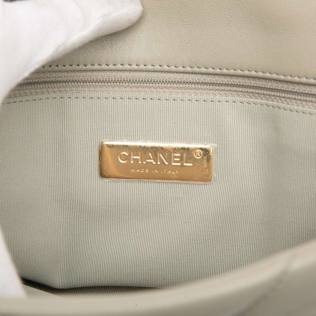 Chanel Maxi Lambskin 19 Flap Grey Leather Never worn - Box View