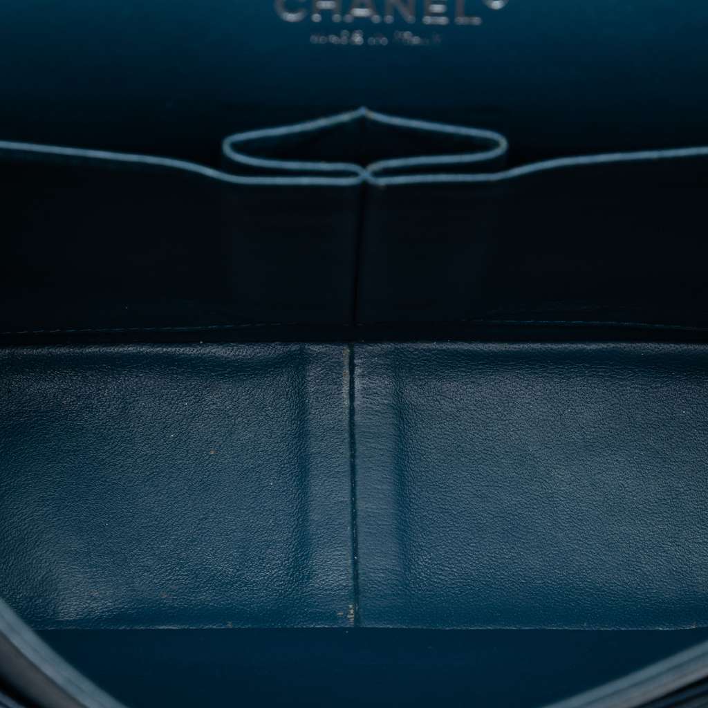 Chanel Jumbo Classic Caviar Double Flap Blue Leather Very good condition - Model View