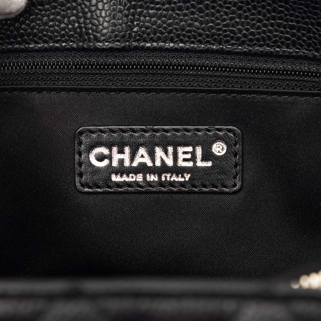 Chanel Caviar Grand Shopping Tote Black Leather Never worn - Box View