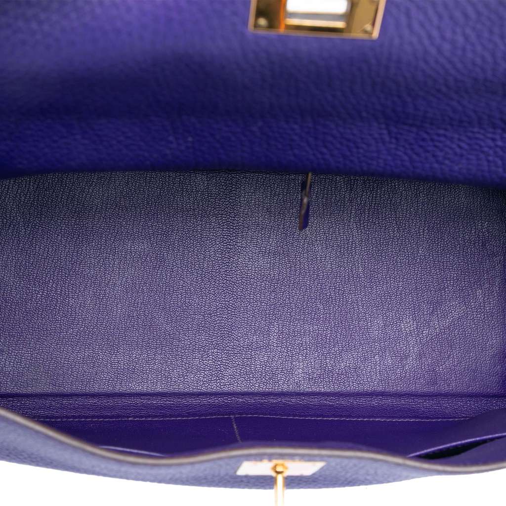 Hermès Togo Kelly II Retourne 35 Purple Leather Never worn - Model View