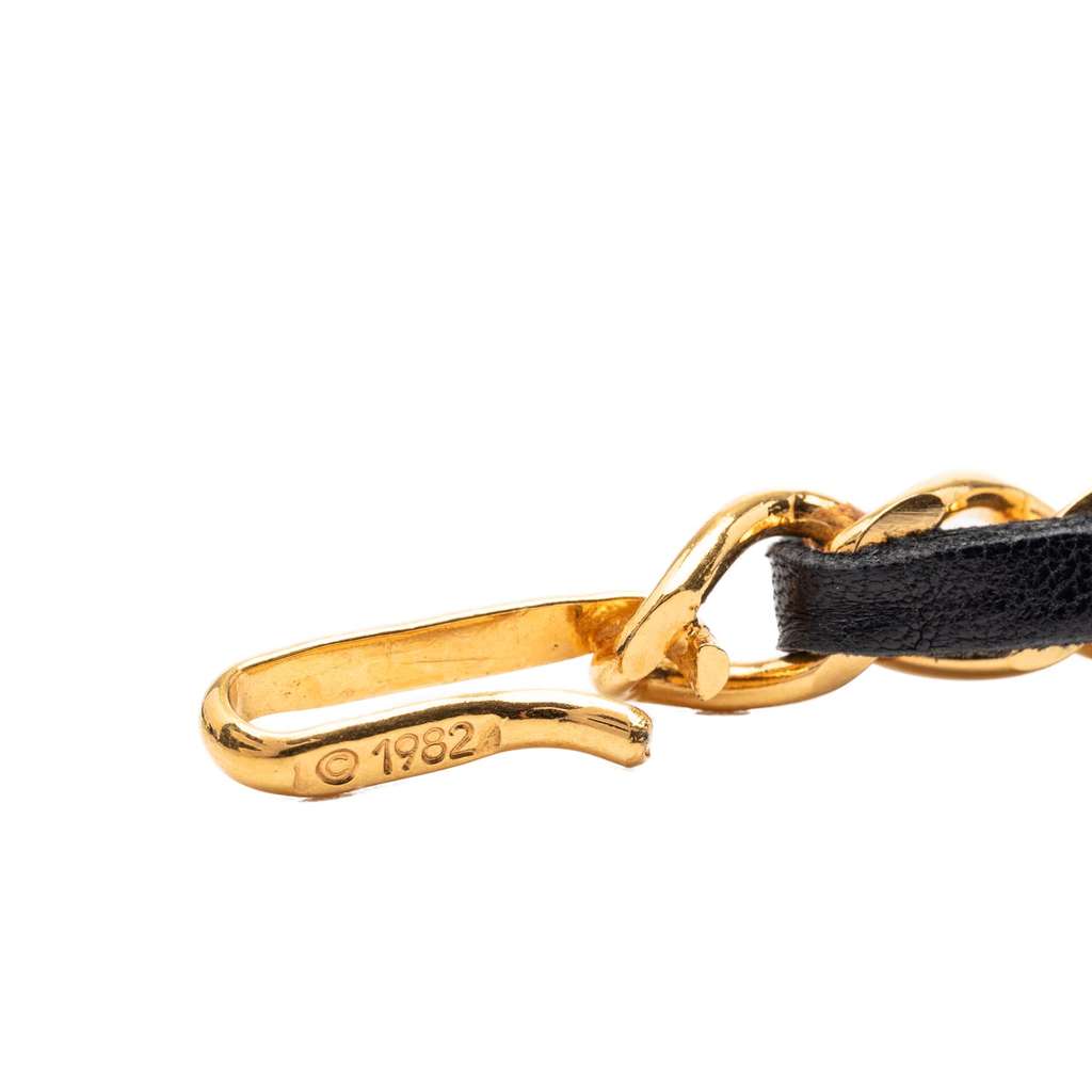 Chanel Gold Plated Leather Woven Medallion Chain Belt Gold Metal Never worn - Inside View