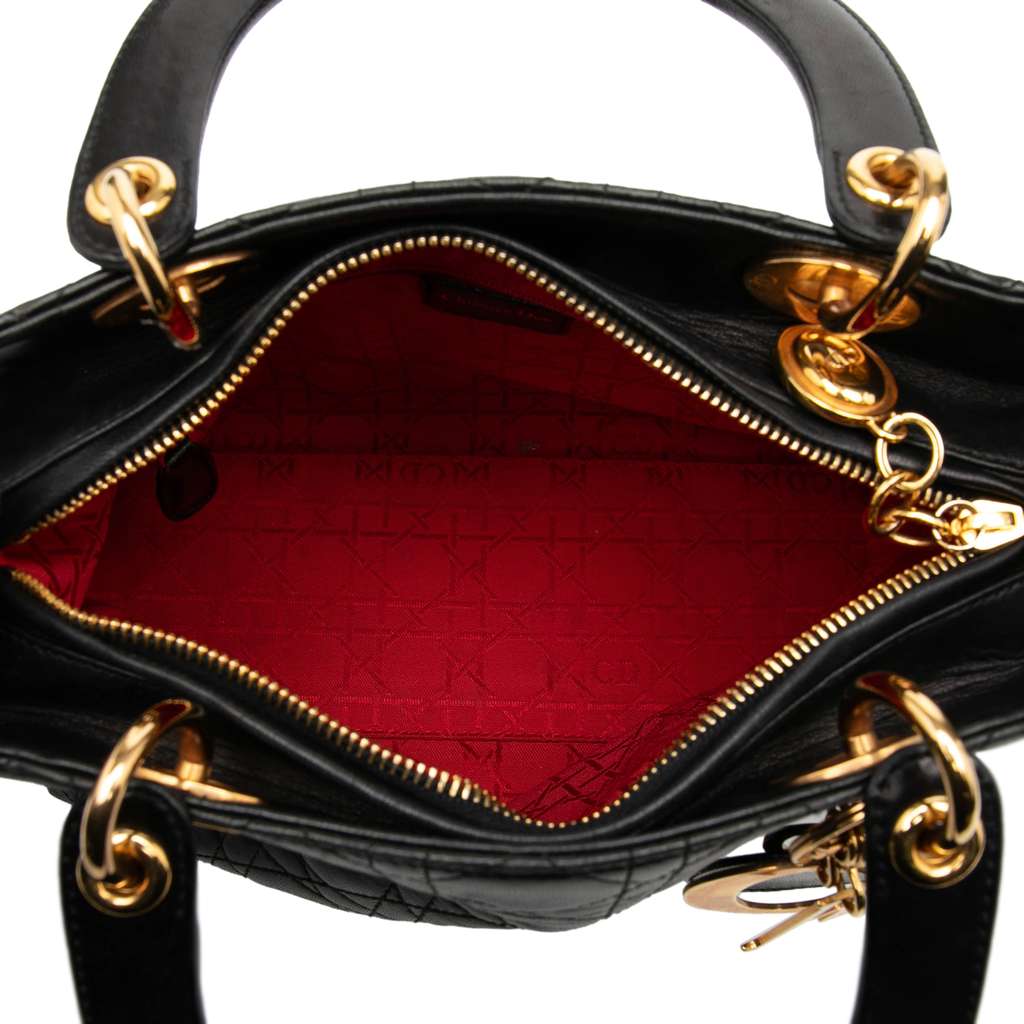 Dior Medium Lambskin Cannage Lady Dior Black Leather Never worn - Model View