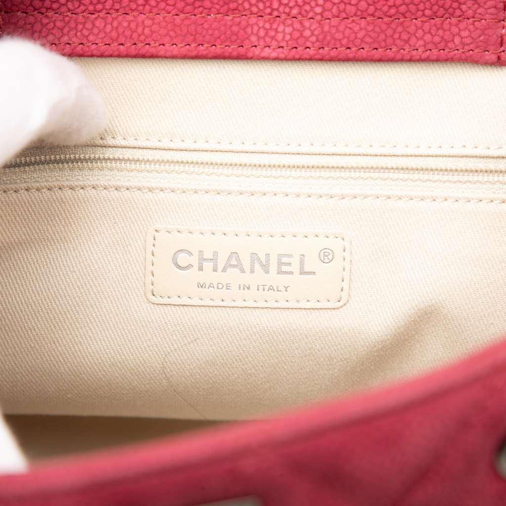 Chanel Quilted Caviar Reissue 2.55 Tote Red Leather Never worn - Box View