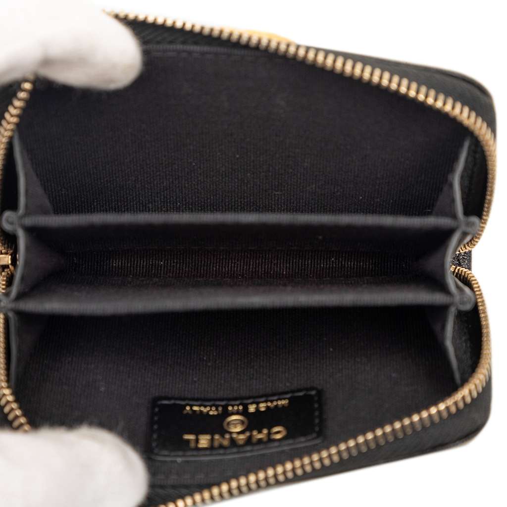 Chanel Chevron Caviar Boy Coin Pouch Black Leather Never worn - Model View