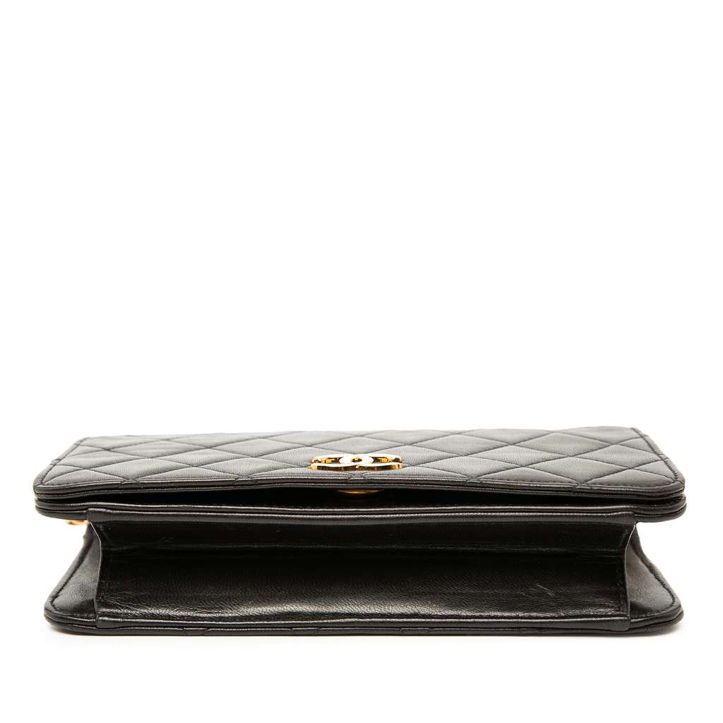 Chanel CC Quilted Lambskin Full Flap Wallet on Chain Black Leather Never worn - Inside View